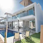 Oli Vine Villas