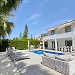Luxury Villa Roma Near The Beach