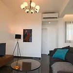 Phaedrus Living: Sea View Anna Residence 202