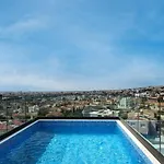 Phaedrus Living: Sea View Anna Residence 302