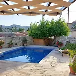 Anesi House