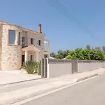 Rafaella Beach Villa- Pvt Pool-Near Sea/Beach