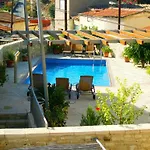 Anesi House