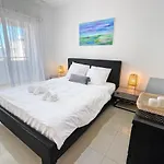 2Br Seaview Apt In Prime Location 1 Min From Sea