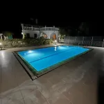 Kyrenia/Alsancak 4-Room Villa With Private Pool