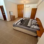 Kyrenia/Alsancak 4-Room Villa With Private Pool