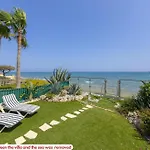 Beachfront Villa Carpe Diem