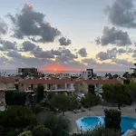 Newly Renovated- Regina Gardens 1, Venus Beach 500 M, Sea&Sunsets View, License Ooo7141