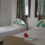 Maritsa\'S Roses Apartments