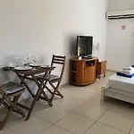 Paphos Resort - Sunny Garden Apt Near Pool, 5 Mins To Beach