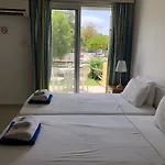 Paphos Resort - Sunny Garden Apt Near Pool, 5 Mins To Beach