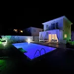Villa Kolibri- Mythical Sands