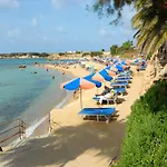 Villa Coralia Gardens 1Km From Coral Bay Beach