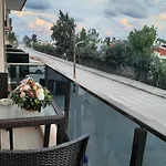 Long Beach Apartment Valeria