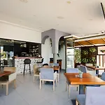 Mikes Kanarium City Hotel