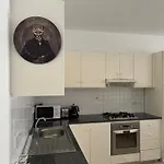 Cozy 2-Bd Ap Near The Sea!