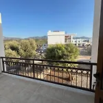 Queit Amazing Penthouse With Rooftop 360 ,Pool , Beachfront And Bbq