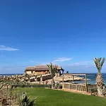 Stylish Apartment Near The Sea With Direct Pool Access And Top Facilities