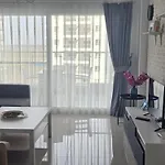 1-Bedroom Poolside Cornelius Apartment In Caesar Resort