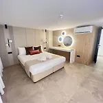 Tuck Inn