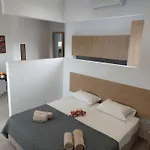 Piazza Napa Suites
