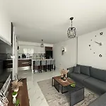Grand Sapphire Residence By Aircyp