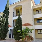 The A-Line Seaview Malama Apartment With Pool, Tennis Court & Gym