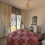 Cozy 2-Bd Ap Near The Sea!