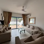 Cozy 2-Bd Ap Near The Sea!