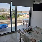 Christopher\'S Sandy Beach Suites