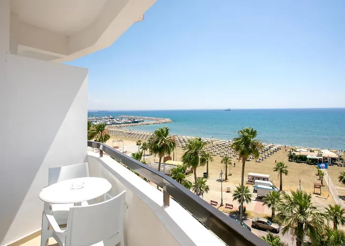 Les Palmiers Beach Boutique Hotel & Luxury Apartments