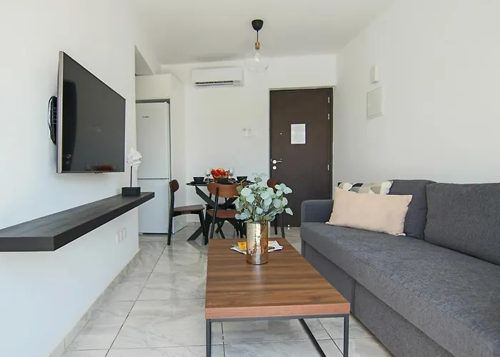 Phaedrus Living: Seaside Luxury Flat Lighthouse 74