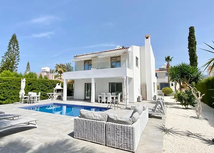 Luxury Villa Roma Near The Beach