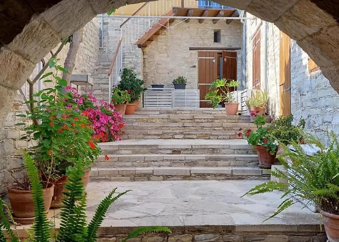 Anesi House