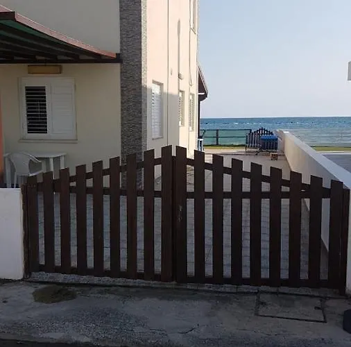 Panorama Beach House, 5 Meters To The Sea