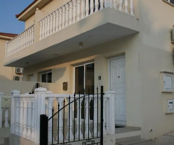 Nissi Villa