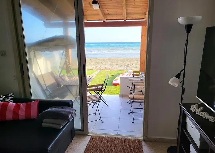 Mattis Seafront Beachhouse