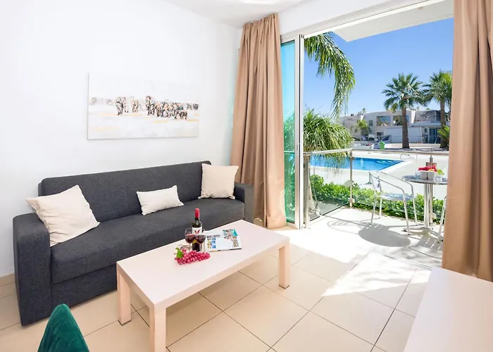 Alicia - Coralli Beachfront Apartment
