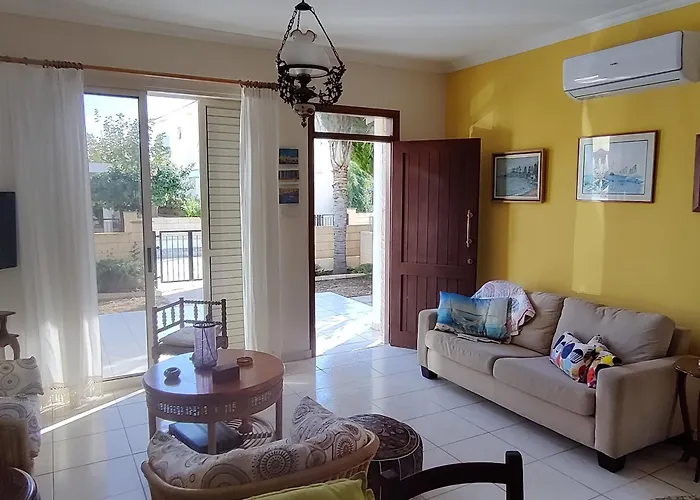 Quiet Holiday House Near The Beach