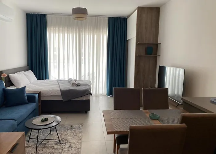 Dejablue Penthouse Studio