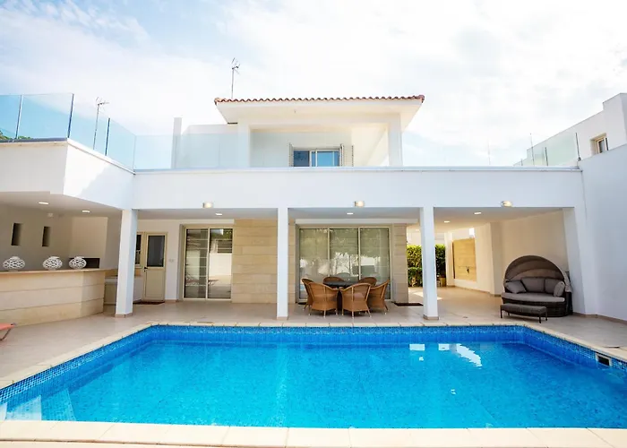 Beachfront Villa Larnaka Dhekelia With Pool