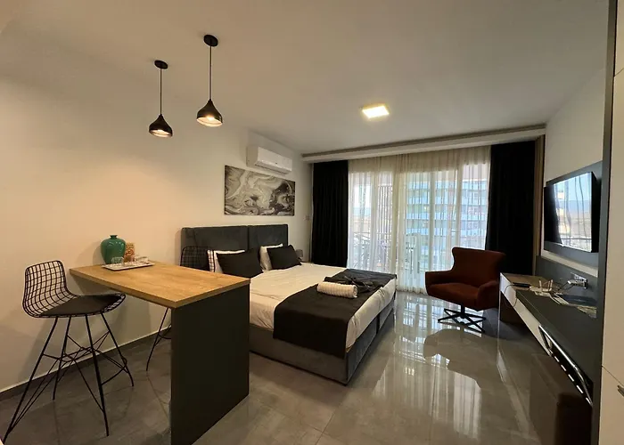 Courtyard Holiday Resort Studio