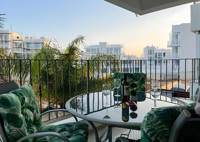 Deja Blue Apartment Kyklades Bc7 - Workspace, Pool, Gym, Nearby Beach