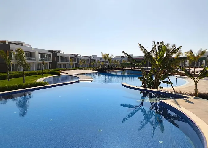 Luxury Two-Bedroom Apartment At Four Seasons Life 2 16-B
