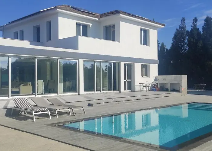 Kiti Village Villa, Cyprus, Salt-Water Pool, 6 Bedrooms, Larnaca