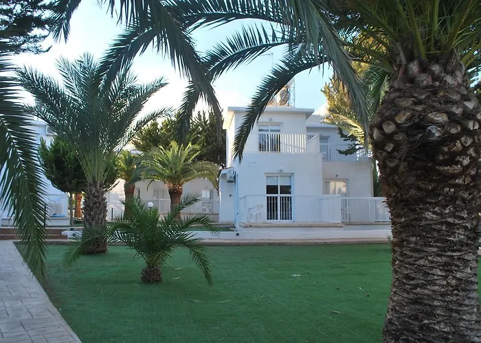 Flisvos Beach Apartments