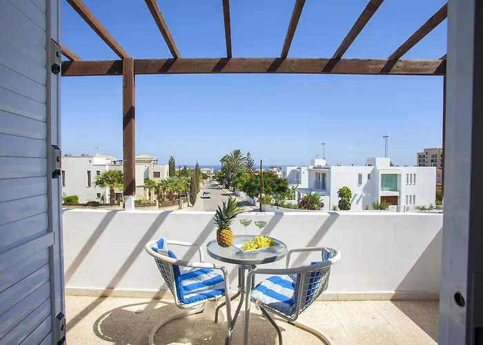 Protaras Holiday Suite Annie