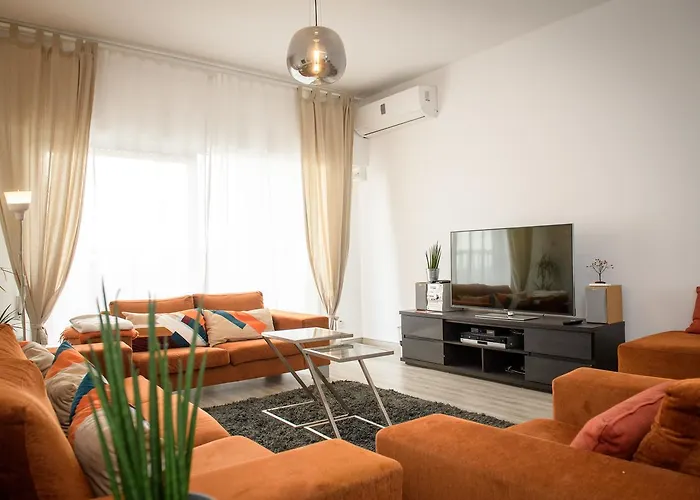 Oval Apartment