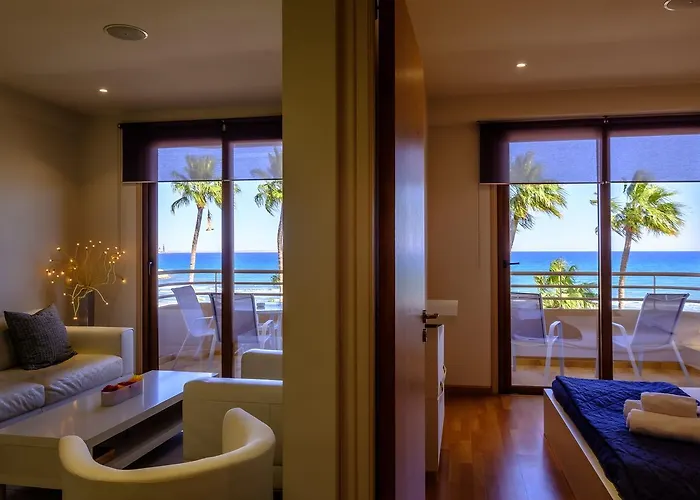Les Palmiers Luxury Suites