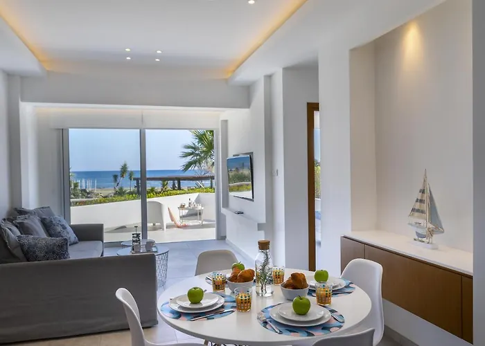 Mackenzie Castella Beachfront Suite